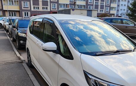 Honda Freed II, 2017 год, 1 350 000 рублей, 2 фотография