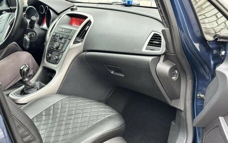 Opel Astra J, 2011 год, 520 000 рублей, 14 фотография