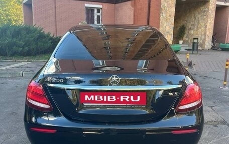 Mercedes-Benz E-Класс, 2017 год, 2 700 000 рублей, 2 фотография