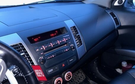 Mitsubishi Outlander III рестайлинг 3, 2007 год, 1 350 000 рублей, 2 фотография