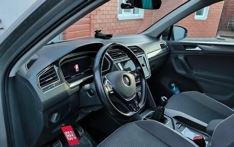 Volkswagen Tiguan II, 2019 год, 2 500 000 рублей, 4 фотография