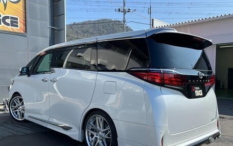 Toyota Alphard, 2025 год, 8 745 586 рублей, 4 фотография