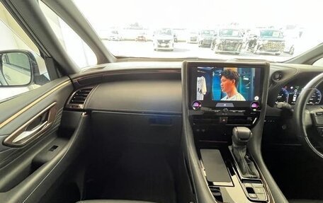 Toyota Alphard, 2025 год, 8 745 586 рублей, 30 фотография