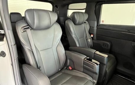 Toyota Alphard, 2025 год, 8 745 586 рублей, 33 фотография