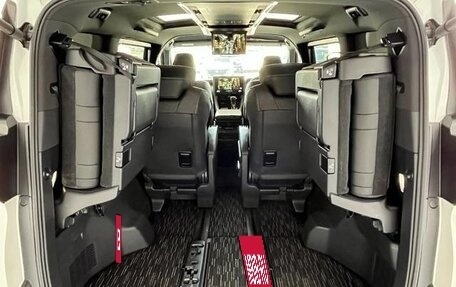 Toyota Alphard, 2025 год, 8 745 586 рублей, 39 фотография