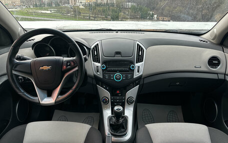 Chevrolet Cruze II, 2013 год, 740 000 рублей, 9 фотография