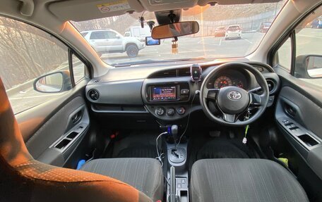 Toyota Vitz, 2017 год, 900 000 рублей, 8 фотография