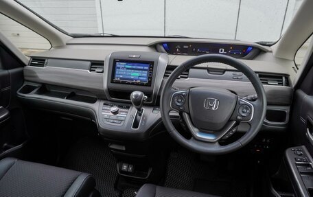Honda Freed II, 2021 год, 2 058 000 рублей, 13 фотография