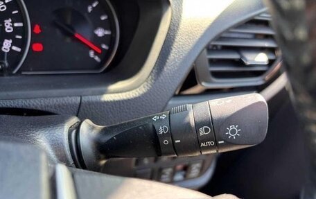 Toyota Voxy III, 2021 год, 2 045 069 рублей, 20 фотография