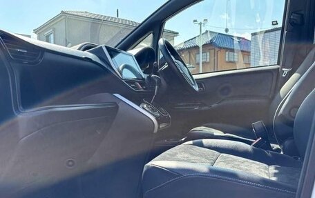 Toyota Voxy III, 2021 год, 2 045 069 рублей, 24 фотография