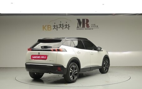 Peugeot 2008 II, 2022 год, 1 650 000 рублей, 4 фотография