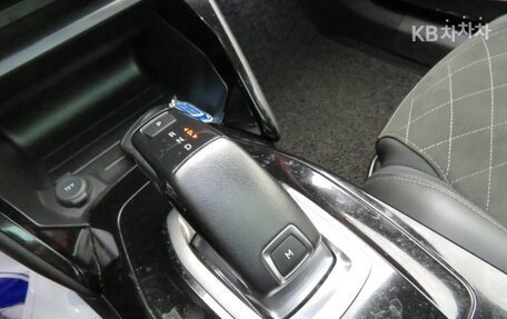 Peugeot 2008 II, 2022 год, 1 650 000 рублей, 12 фотография