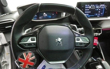 Peugeot 2008 II, 2022 год, 1 650 000 рублей, 15 фотография