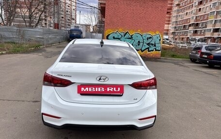 Hyundai Solaris II рестайлинг, 2017 год, 1 300 000 рублей, 3 фотография