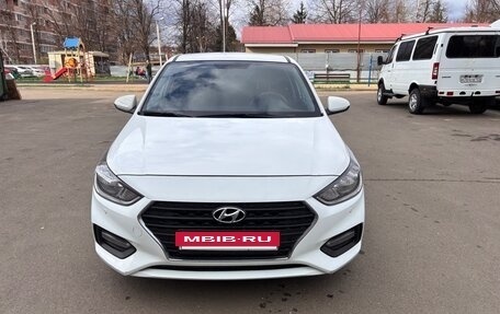 Hyundai Solaris II рестайлинг, 2017 год, 1 300 000 рублей, 2 фотография