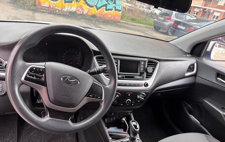 Hyundai Solaris II рестайлинг, 2017 год, 1 300 000 рублей, 10 фотография