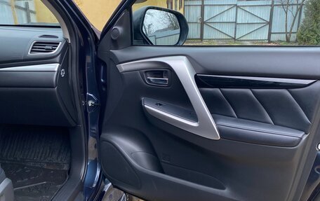 Mitsubishi Pajero Sport III рестайлинг, 2019 год, 3 600 000 рублей, 13 фотография