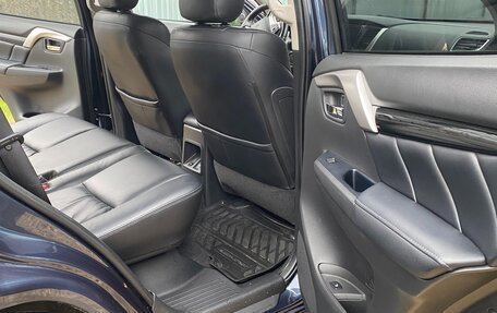 Mitsubishi Pajero Sport III рестайлинг, 2019 год, 3 600 000 рублей, 10 фотография