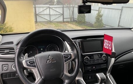 Mitsubishi Pajero Sport III рестайлинг, 2019 год, 3 600 000 рублей, 11 фотография