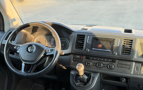 Volkswagen Caravelle T6 рестайлинг, 2019 год, 2 999 000 рублей, 10 фотография