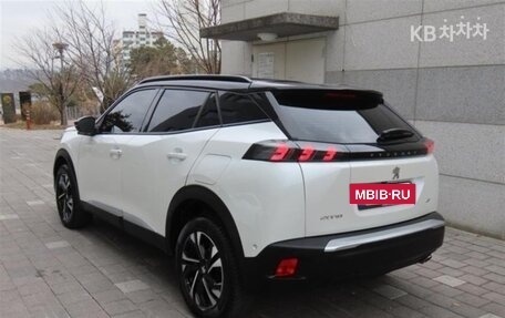 Peugeot 2008 II, 2023 год, 1 650 000 рублей, 4 фотография