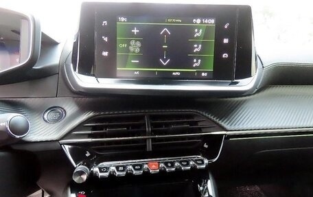 Peugeot 2008 II, 2023 год, 1 790 000 рублей, 9 фотография