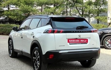 Peugeot 2008 II, 2023 год, 1 790 000 рублей, 2 фотография