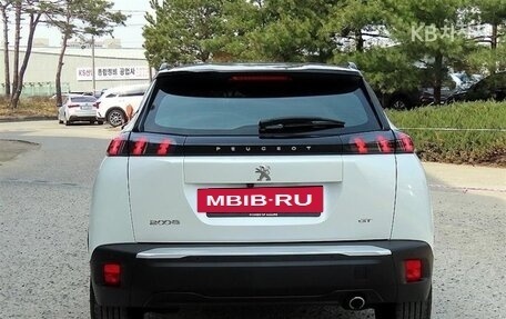 Peugeot 2008 II, 2023 год, 1 790 000 рублей, 4 фотография