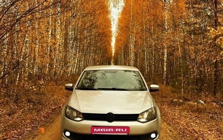 Volkswagen Polo VI (EU Market), 2012 год, 650 000 рублей, 2 фотография