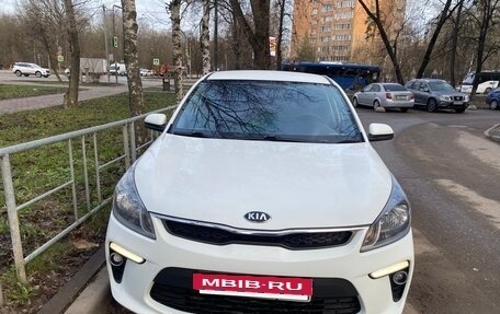 KIA Rio IV, 2018 год, 1 490 000 рублей, 2 фотография