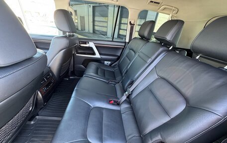 Toyota Land Cruiser 200, 2015 год, 5 700 000 рублей, 36 фотография