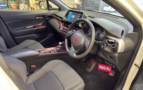 Toyota C-HR I рестайлинг, 2023 год, 2 200 888 рублей, 8 фотография