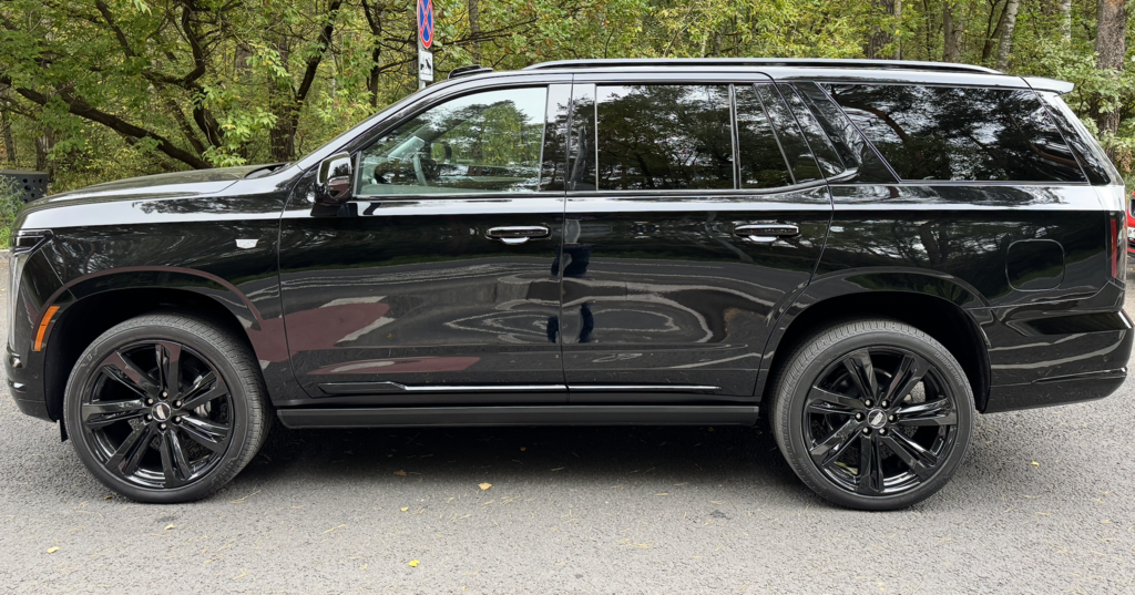 Cadillac Escalade V, 2025 год, 20 000 000 рублей, 2 фотография