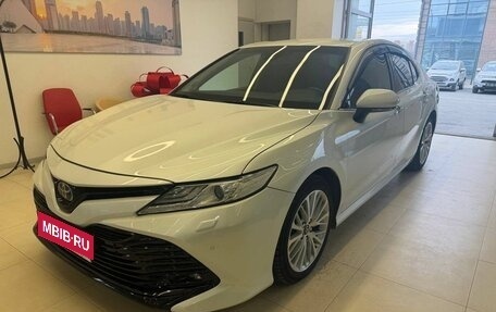 Toyota Camry, 2018 год, 2 800 500 рублей, 1 фотография