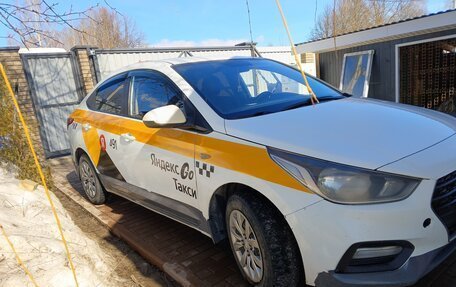 Hyundai Solaris II рестайлинг, 2019 год, 750 000 рублей, 3 фотография