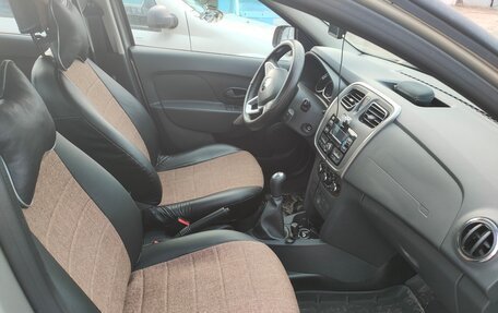 Renault Logan II, 2019 год, 1 050 000 рублей, 3 фотография