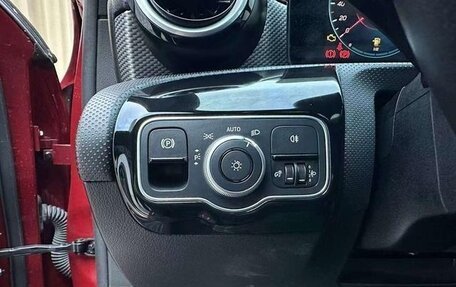 Mercedes-Benz A-Класс, 2022 год, 1 940 000 рублей, 13 фотография