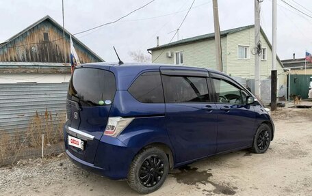Honda Freed I, 2012 год, 900 000 рублей, 2 фотография