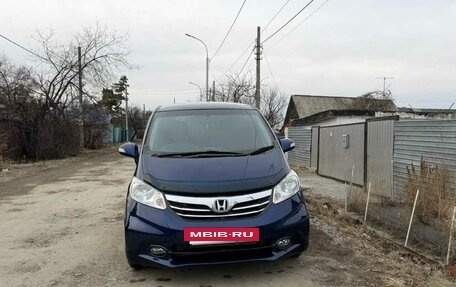 Honda Freed I, 2012 год, 900 000 рублей, 3 фотография