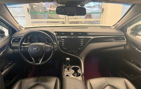 Toyota Camry, 2018 год, 2 800 500 рублей, 11 фотография