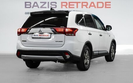 Mitsubishi Outlander III рестайлинг 3, 2017 год, 1 899 000 рублей, 6 фотография