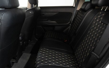 Mitsubishi Outlander III рестайлинг 3, 2017 год, 1 899 000 рублей, 15 фотография