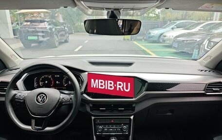 Volkswagen T-Cross I, 2023 год, 1 851 000 рублей, 11 фотография