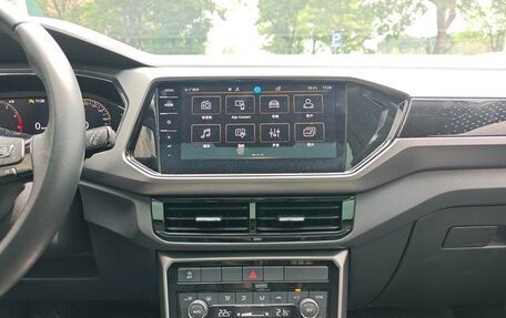 Volkswagen T-Cross I, 2023 год, 1 851 000 рублей, 15 фотография