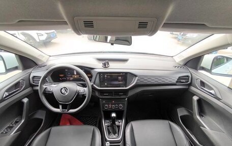 Volkswagen T-Cross I, 2023 год, 1 210 000 рублей, 9 фотография