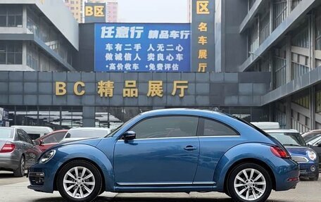 Volkswagen Beetle, 2019 год, 1 690 000 рублей, 6 фотография