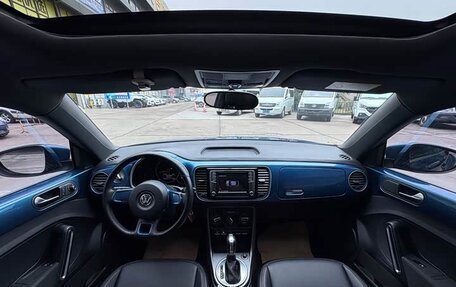 Volkswagen Beetle, 2019 год, 1 690 000 рублей, 14 фотография