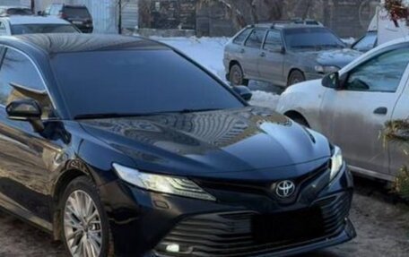 Toyota Camry, 2018 год, 2 350 000 рублей, 1 фотография