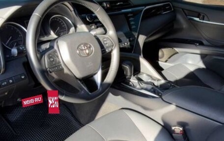 Toyota Camry, 2018 год, 2 350 000 рублей, 2 фотография