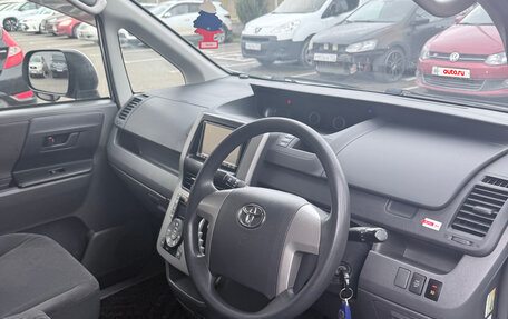 Toyota Noah III, 2008 год, 1 300 000 рублей, 9 фотография